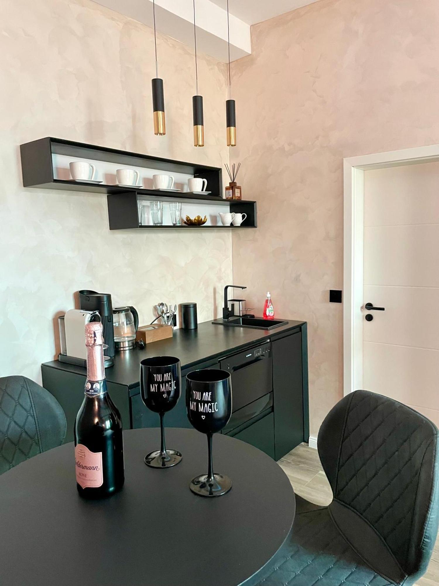 Aura Und Oberhausen Appartement *